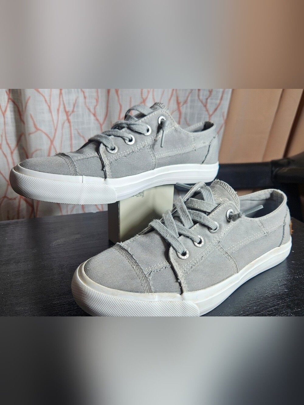 8.5 Womens Vapor Gray Distressed Blowfish Malibu